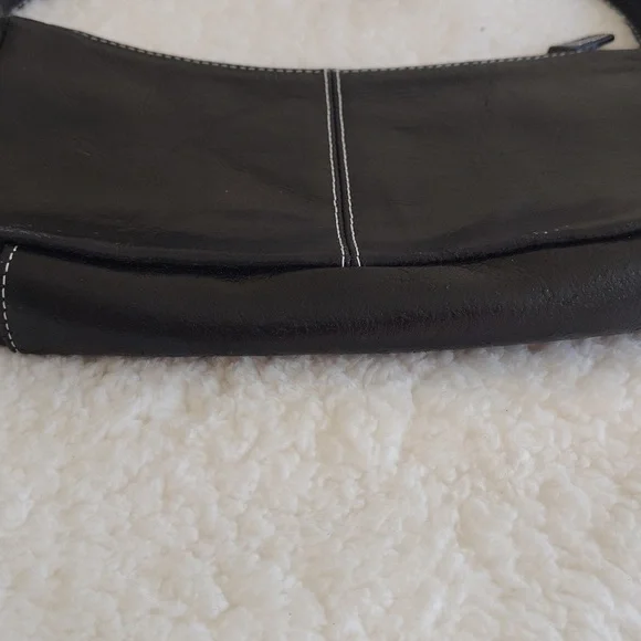 Wilson's Leather Maxima Black Leather Purse/Bag - Picture 4 of 12